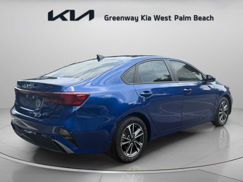 Certified 2024 Kia Forte LXS FWD image 7