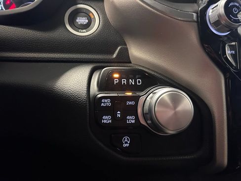Used 2022 RAM 1500 Laramie AWD/4WD image 17