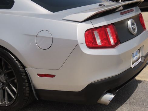 Used 2011 Ford Mustang GT Premium w/ Electronics Pkg RWD image 14