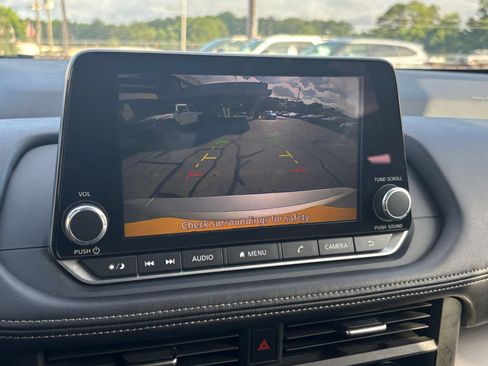 Used 2025 Nissan Rogue SV FWD image 26