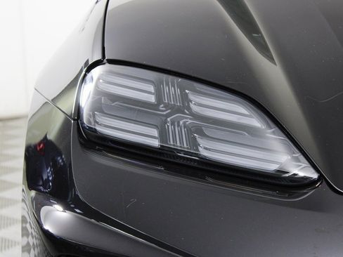 Used 2025 Porsche Macan Turbo Electric image 11