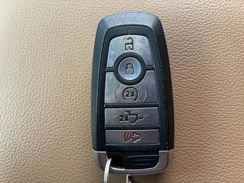 Used 2021 Ford F150 Lariat w/ Max Trailer Tow Package image 34