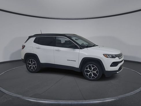 Certified 2025 Jeep Compass Limited AWD/4WD image 19