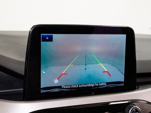 Used 2022 Ford Escape SE w/ SE Sport Appearance Package image 18