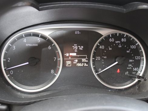 Used 2024 Nissan Versa S w/ Trunk Package image 8