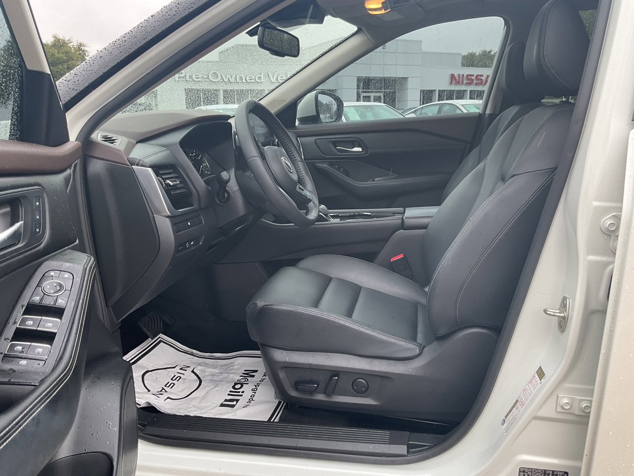 Used 2023 Nissan Rogue SL w/ SL Premium Package FWD image 8
