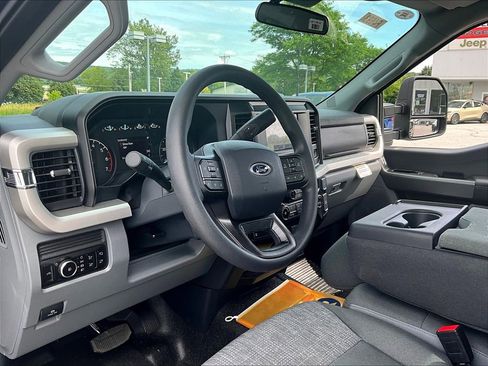 New 2025 Ford F350 XLT w/ Snow Plow Prep Package image 9
