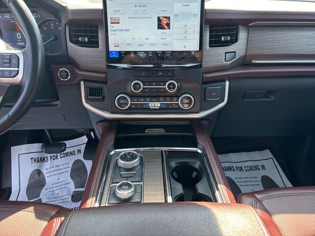 Used 2022 Ford Expedition Limited AWD/4WD image 12