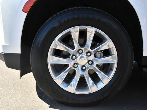 Used 2023 Chevrolet Suburban Premier RWD image 12