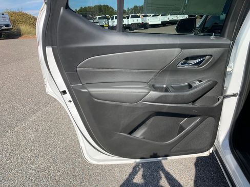 Used 2022 Chevrolet Traverse Premier image 22