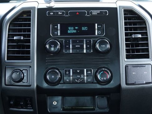 Used 2019 Ford F550 4x4 Crew Cab Super Duty w/ Power Equipment Group image 35