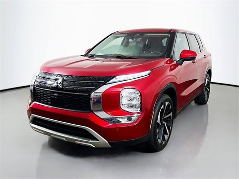 Used 2024 Mitsubishi Outlander SE image 5