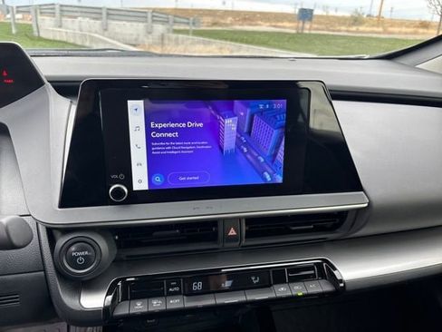 Used 2024 Toyota Prius LE image 18