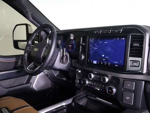 Used 2024 Ford F250 Platinum AWD/4WD image 28