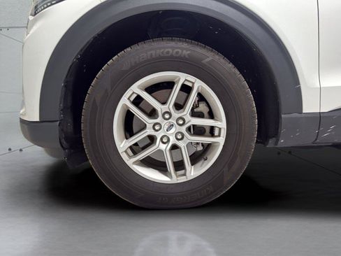 Used 2025 Ford Explorer Active AWD/4WD image 31