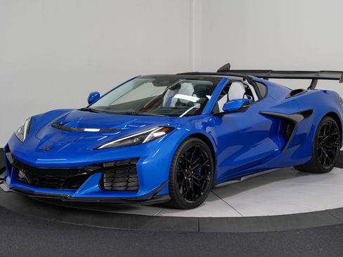 Used 2026 Chevrolet Corvette ZR1 w/ ZR1 Carbon Fiber Aero Package RWD image 6