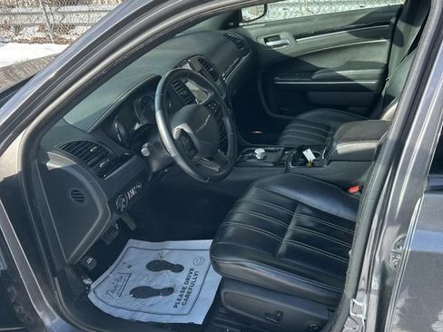 Used 2018 Chrysler 300 S image 11
