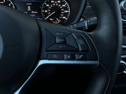 Used 2025 Nissan Altima 2.5 SV image 33