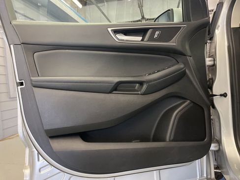 Used 2017 Ford Edge SEL w/ Equipment Group 201A image 9