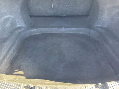 Used 2010 Ford Taurus SEL image 10