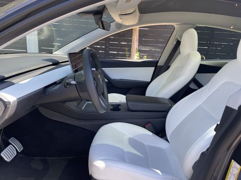 Used 2022 Tesla Model Y Performance AWD/4WD image 12