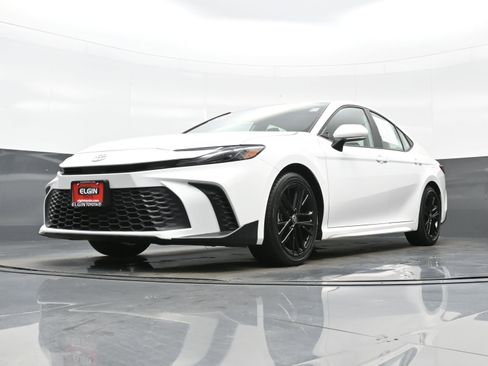 Used 2025 Toyota Camry SE image 27