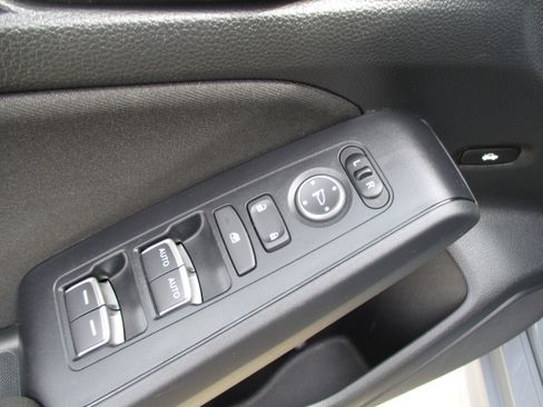 Used 2025 Honda Civic Sport image 25