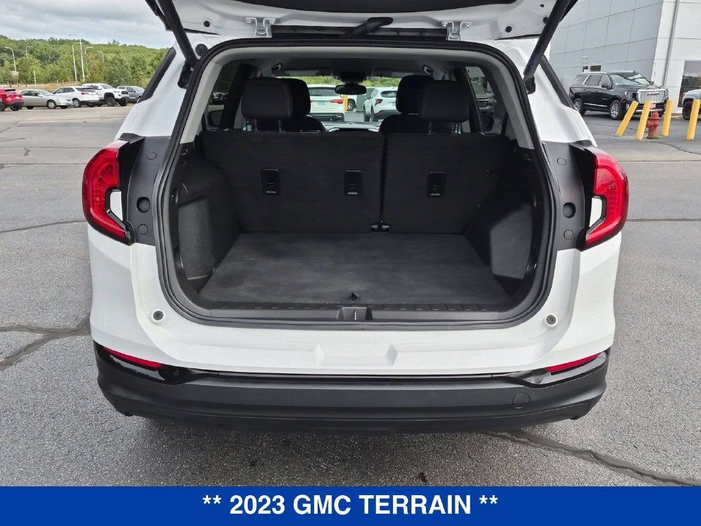 Used 2023 GMC Terrain SLE w/ Driver Convenience Package AWD/4WD image 28