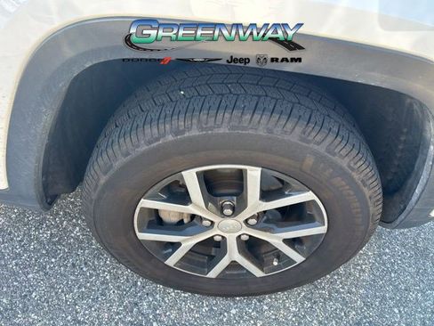 Used 2023 Jeep Grand Cherokee Limited image 10