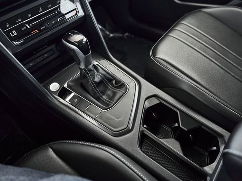 Used 2024 Volkswagen Tiguan Wolfsburg Edition FWD image 33