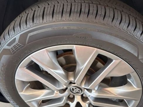 Used 2023 Toyota RAV4 XLE Premium FWD image 29