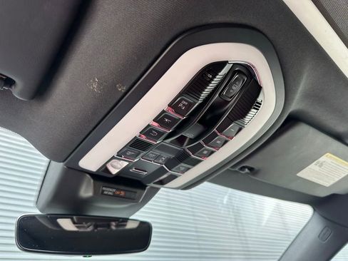 Certified 2023 Porsche Macan S image 38