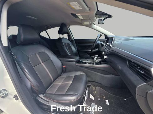 Used 2024 Nissan Altima 2.5 SR FWD image 9