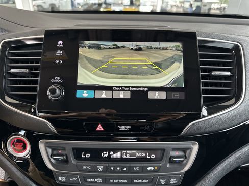 Used 2020 Honda Pilot Touring image 15