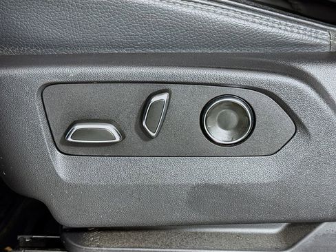 Used 2025 GMC Sierra 3500 Denali w/ Denali Reserve Package image 16