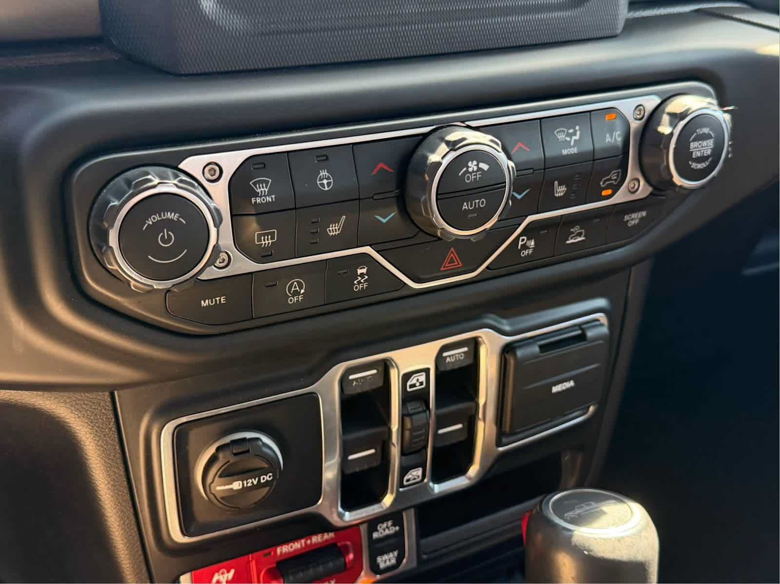 Used 2020 Jeep Gladiator Rubicon w/ LED Lighting Group AWD/4WD image 33