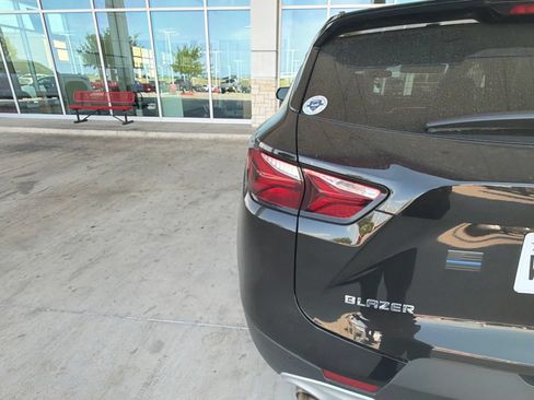 Used 2021 Chevrolet Blazer LT FWD image 6