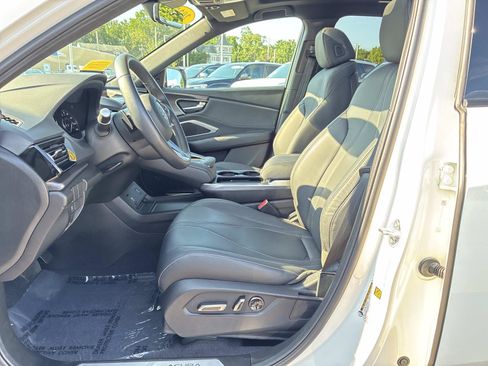 Used 2025 Acura RDX SH-AWD image 23