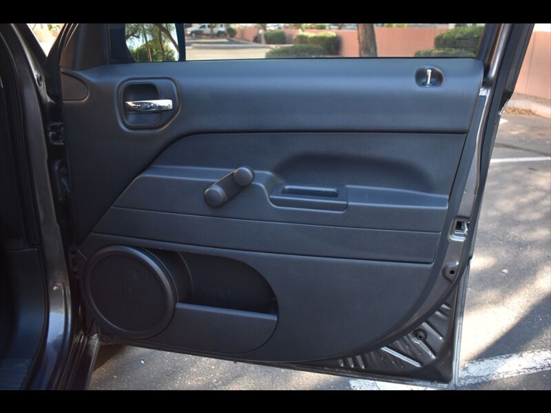 Used 2015 Jeep Patriot Sport FWD image 32