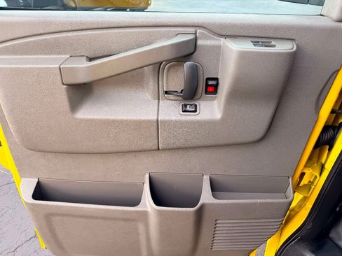 Used 2020 Chevrolet Express 2500 RWD image 16