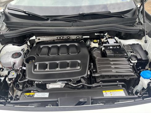 Used 2026 Volkswagen Tiguan SE FWD image 33