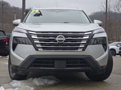 Used 2024 Nissan Rogue SV w/ SV Premium Package image 10