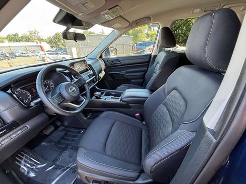 Used 2025 Nissan Pathfinder SV FWD image 24
