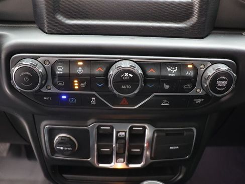 Used 2023 Jeep Wrangler Unlimited w/ Cold Weather Group AWD/4WD image 21