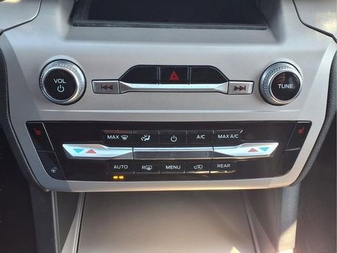 Used 2023 Ford Explorer XLT w/ Equipment Group 202A AWD/4WD image 24