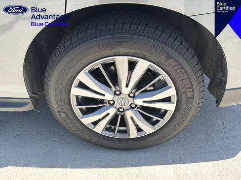 Used 2020 Nissan Pathfinder SV FWD image 11