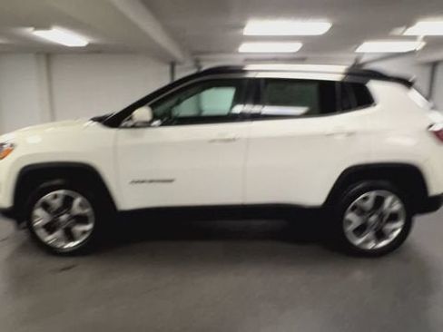 Used 2020 Jeep Compass Limited AWD/4WD image 5