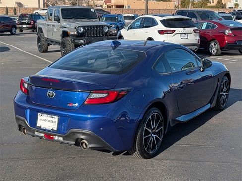 Used 2024 Toyota GR86 Base image 6