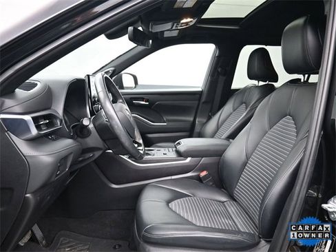 Used 2021 Toyota Highlander XSE image 11