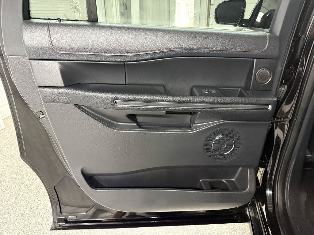 Used 2022 Ford Expedition Max Limited AWD/4WD image 28